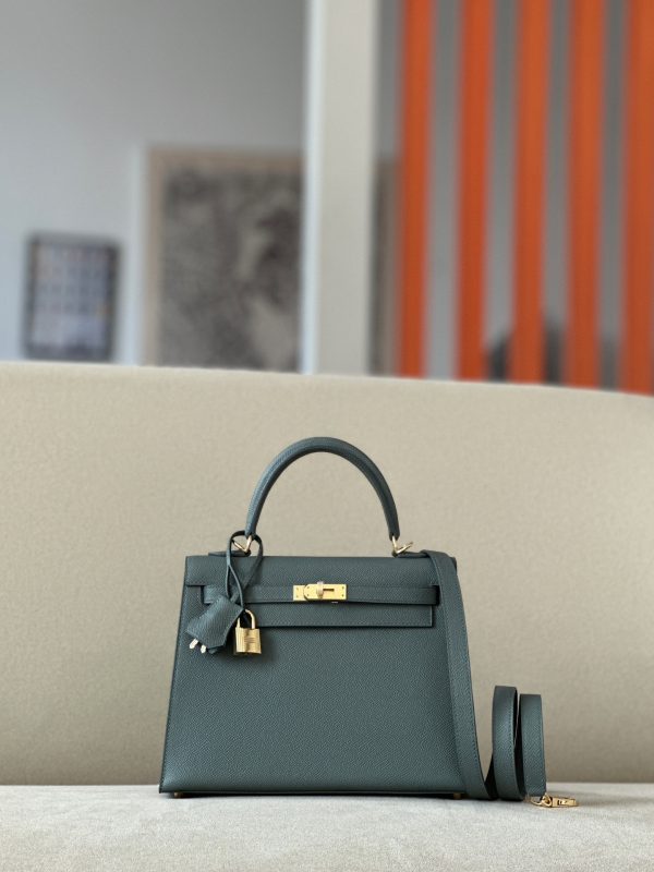 Kelly 25 Epsom Vert Amande (63) Gold Hardware