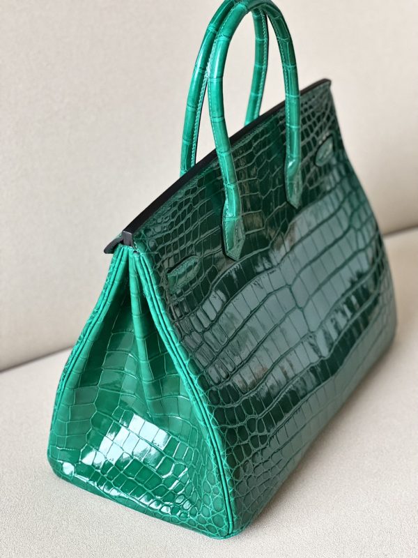 Birkin 35 Shiny Niloticus Crocodile Vert Emeraude 6Q Gold Hardware - Image 3