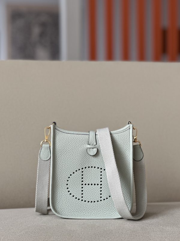 Evelyne TPM Clemence Gris Neve 0W Gold Hardware