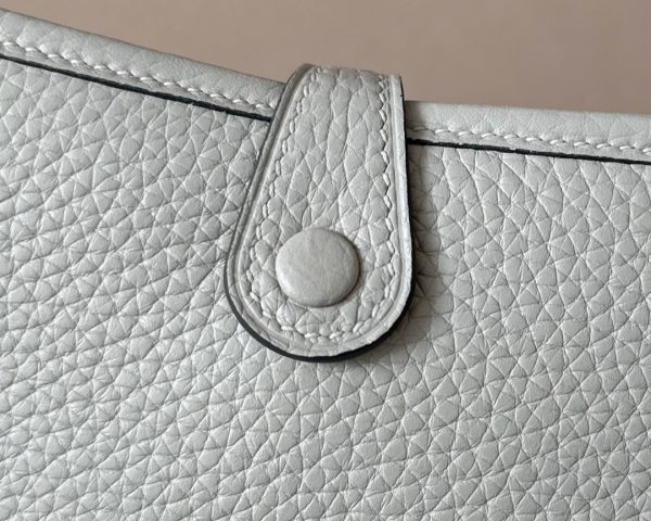 Evelyne TPM Clemence Gris Neve 0W Gold Hardware - Image 3