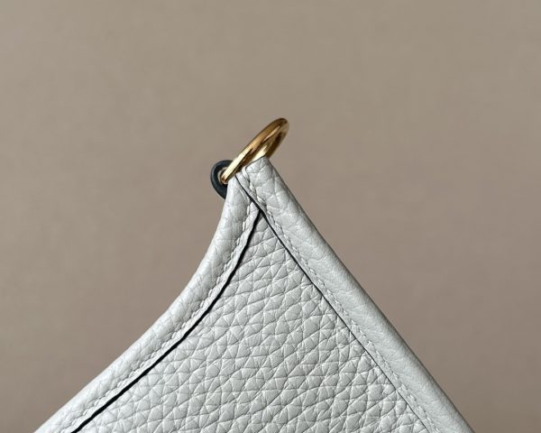 Evelyne TPM Clemence Gris Neve 0W Gold Hardware - Image 6