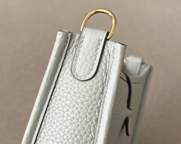 Evelyne TPM Clemence Gris Neve 0W Gold Hardware - Image 9