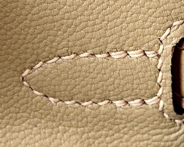 Birkin 25 Swift Chai 0M Gold Hardware - Image 9