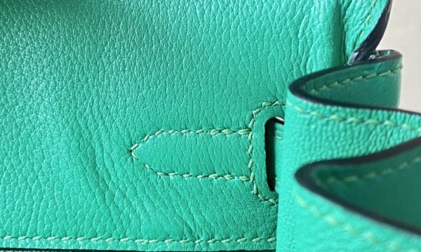 Birkin 25 Swift Vert Dfau(6U) Gold Hardware - Image 4
