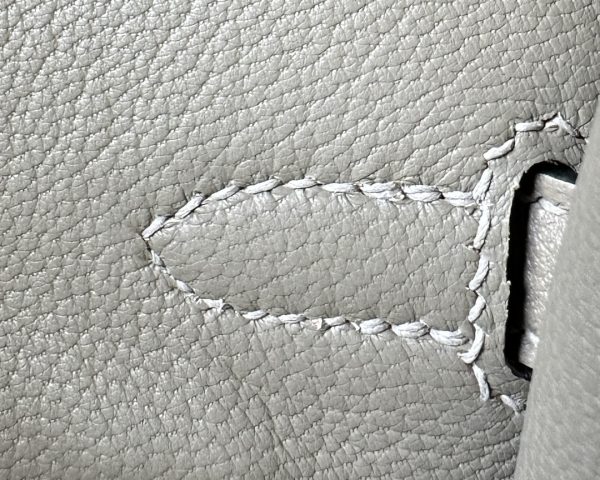 Birkin HSS 25 Swift  Beton(8L) and Gris Asphalte(M8) Gold Hardware - Image 9