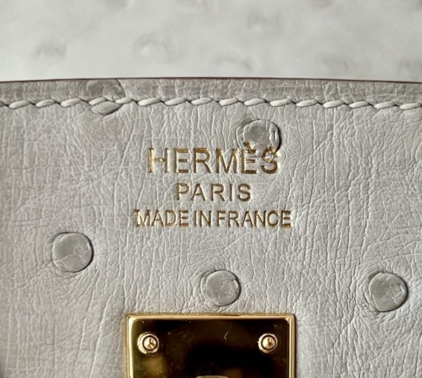 Birkin 25 Ostrich Gris Perle(80) Gold Hardware - Image 10