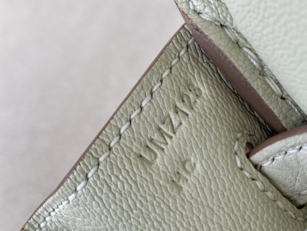 Birkin 25 Ostrich Parchemin(3C) Gold Hardware - Image 11