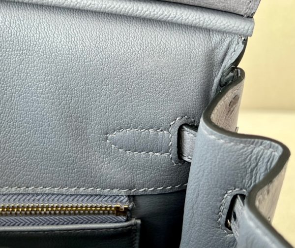 Birkin 25 Ostrich Gris Agate(82) Gold Hardware - Image 10