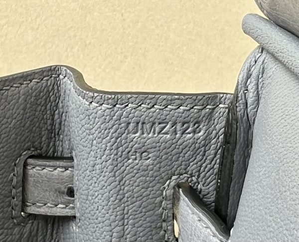 Birkin 25 Ostrich Gris Agate(82) Gold Hardware - Image 9