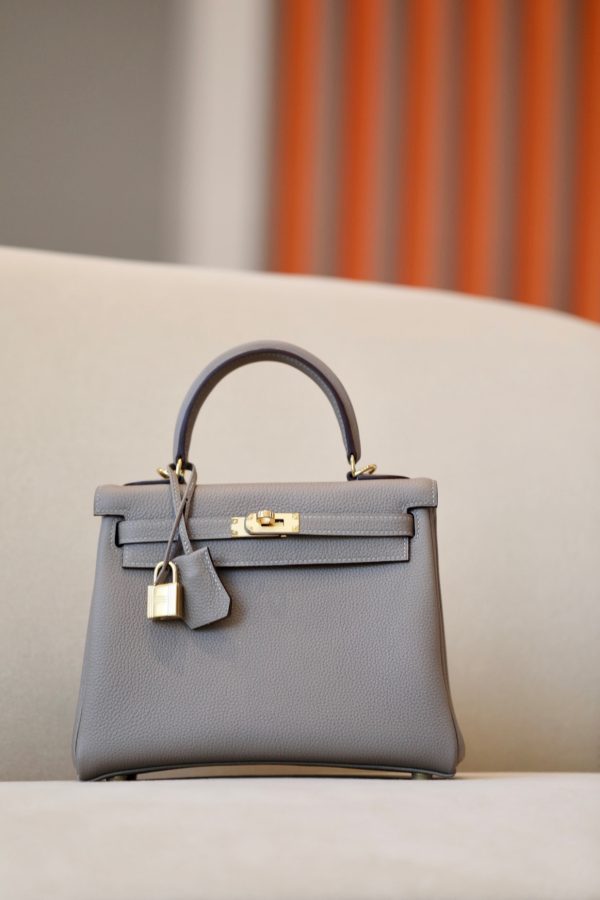 Kelly 28 Togo Gris Asphalte (M8) Gold Hardware