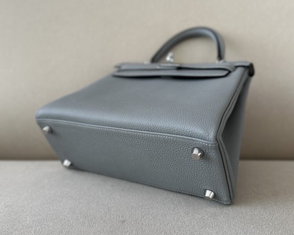 Kelly 25 Togo Gris Mouette(4Z) Palladium Hardware - Image 4