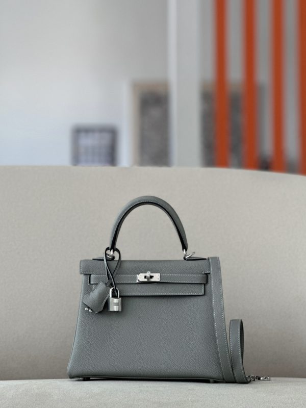 Kelly 25 Togo Gris Mouette(4Z) Palladium Hardware