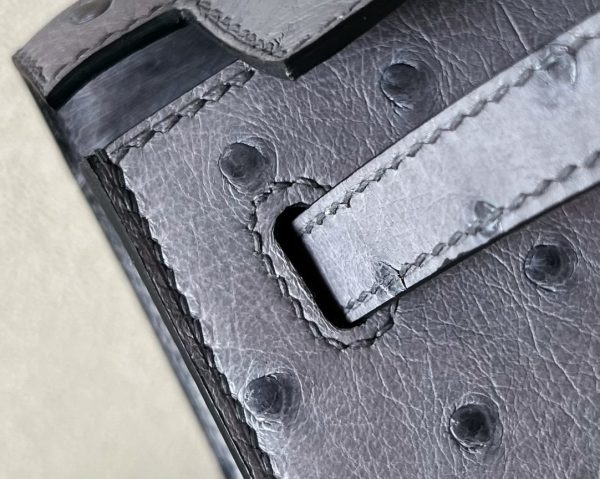 Kelly 25 Ostrich Gris Agate (82) Palladium Hardware - Image 5