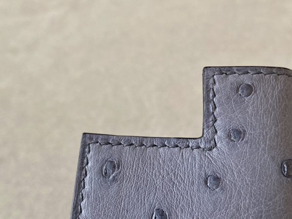Kelly 25 Ostrich Gris Agate (82) Gold Hardware - Image 4