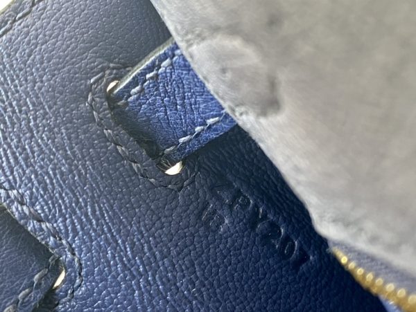 Kelly HSS 25 Ostrich Gris Agate(82)  and Bleu Irisn(77) Gold Hardware - Image 5