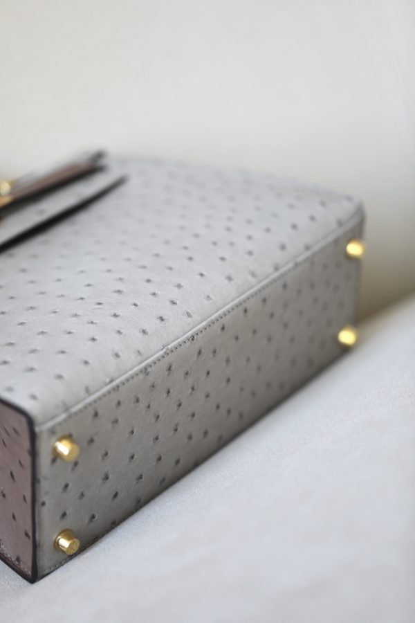 Kelly HSS 25 Ostrich Etoupe(18) and Beton(8L)  Gold Hardware - Image 11