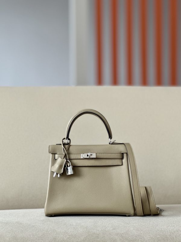 Kelly 25 Swift Beige Marfa (8Q) Palladium Hardware