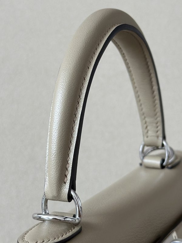 Kelly 25 Swift Beige Marfa (8Q) Palladium Hardware - Image 10