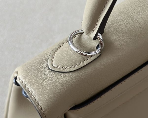 Kelly 25 Swift Beige Marfa (8Q) Palladium Hardware - Image 7