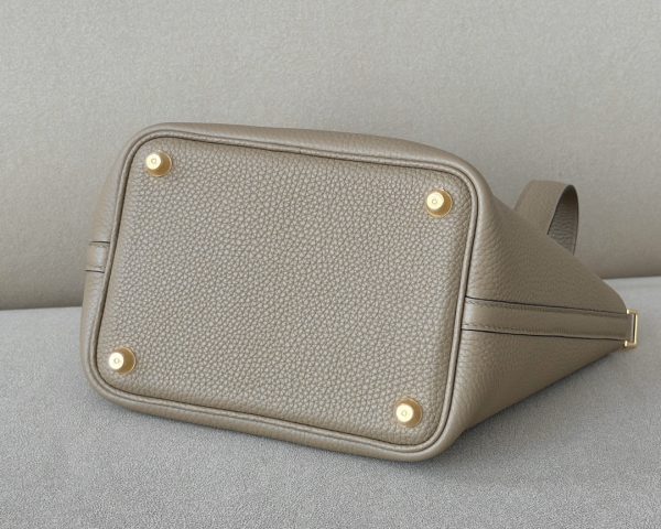 Picotin Lock 18 Clemence  Beige Marfa(8Q) Gold Hardware - Image 9