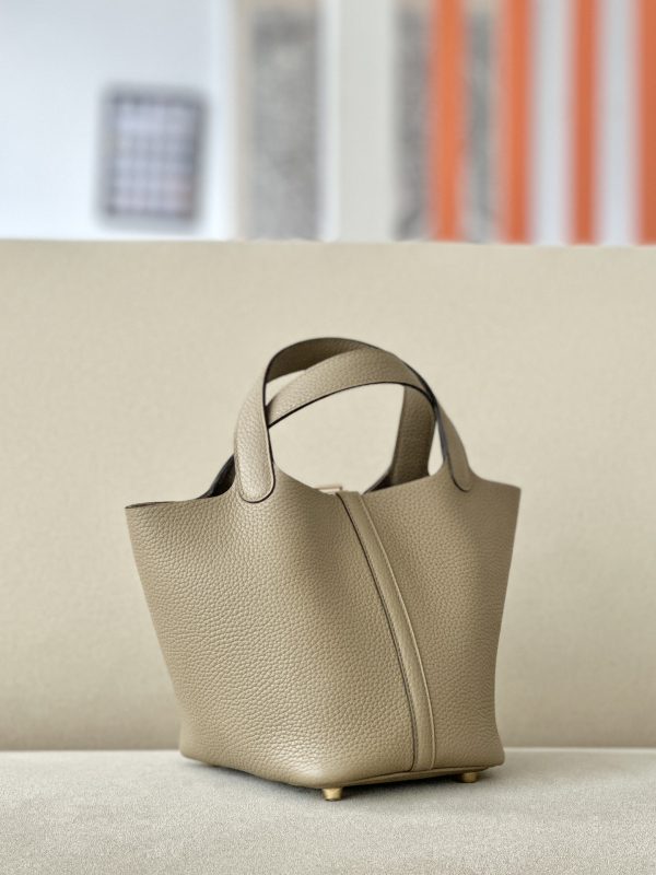 Picotin Lock 18 Clemence  Beige Marfa(8Q) Gold Hardware - Image 2