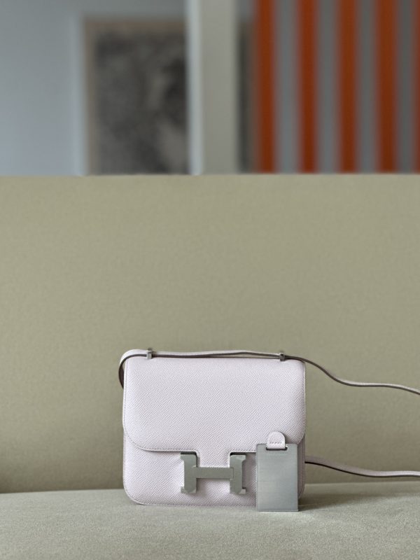 Constance 19 Epsom Mauve Pale(09) Palladium Hardware