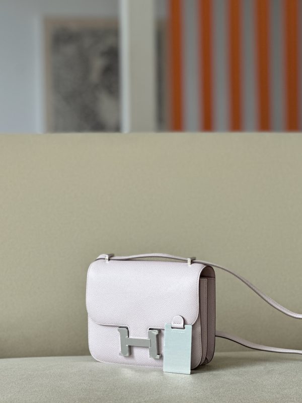 Constance 19 Epsom Mauve Pale(09) Palladium Hardware - Image 3