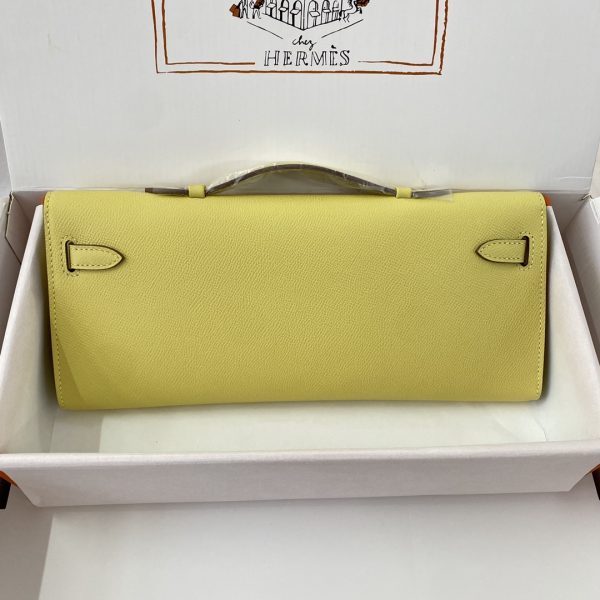 Kelly Cut 31 Epsom Jaune Poussin  (1Z) Palladium Hardware - Image 6