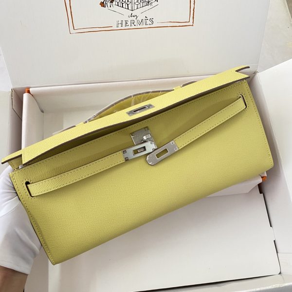 Kelly Cut 31 Epsom Jaune Poussin  (1Z) Palladium Hardware - Image 2
