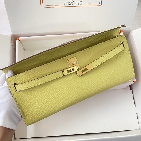 Kelly Cut 31 Epsom Jaune Poussin  (1Z) Gold Hardware - Image 2
