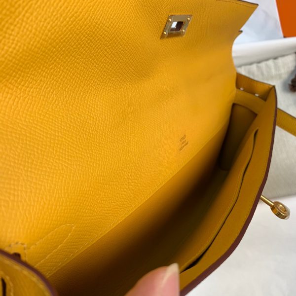Kelly Cut 31 Epsom Jaune Amber  (9D) Palladium Hardware - Image 4