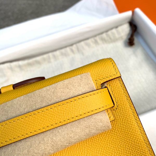 Kelly Cut 31 Epsom Jaune Amber  (9D) Palladium Hardware - Image 6
