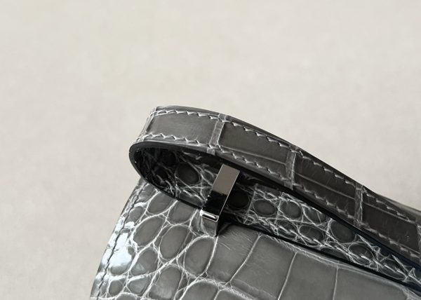 Constance 19 Shiny Alligator Gris Tourterelle (81) Palladium Hardware - Image 7
