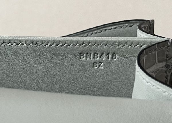 Constance 19 Shiny Alligator Gris Tourterelle (81) Palladium Hardware - Image 5