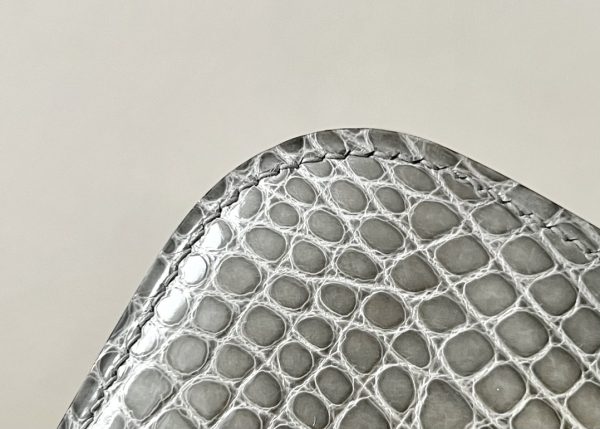 Constance 19 Shiny Alligator Gris Tourterelle (81) Gold Hardware - Image 9