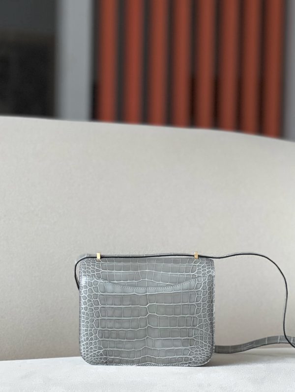 Constance 19 Shiny Alligator Gris Tourterelle (81) Gold Hardware - Image 3
