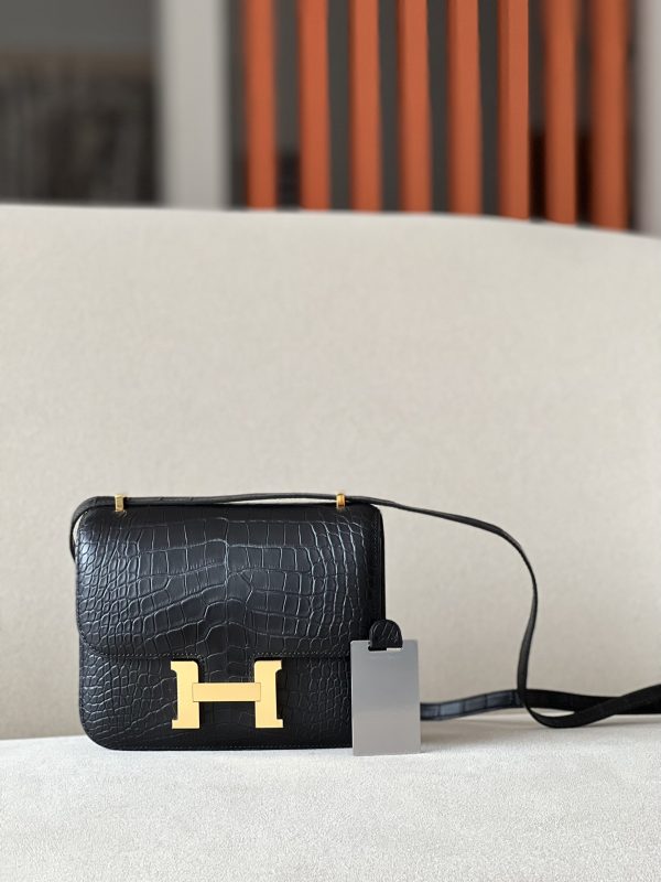 Constance 19 Matte Alligator Nior  (89) Gold Hardware