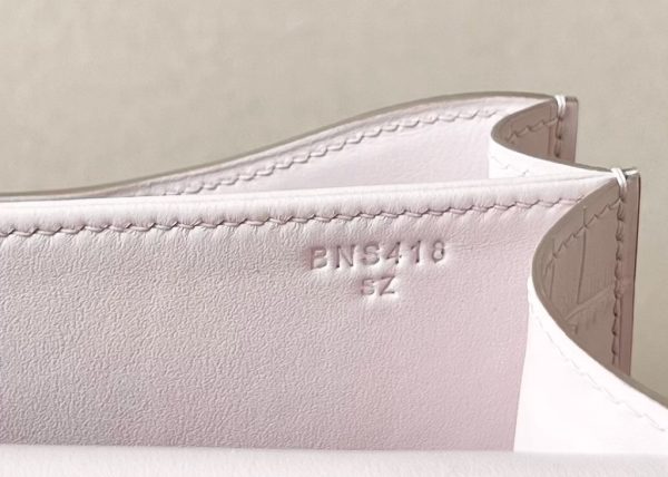Constance 19 Matte Alligator Mauve Pale (09) Palladium Hardware - Image 7