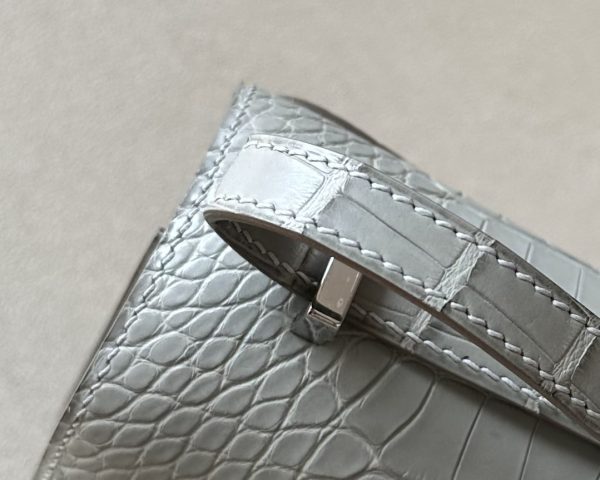 Constance 19 Matte Alligator Gris Perle(80) Palladium Hardware - Image 6