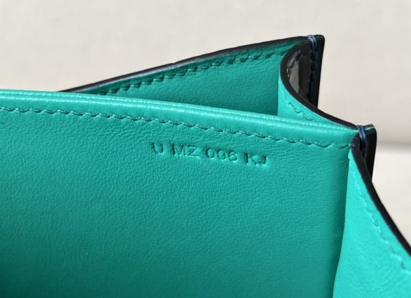 Constance 19 HSS Matte Alligator Vert Jade (O6),Vert Cypres(6O)  And Beige Sable(1I)  Crocs Hardware - Image 8