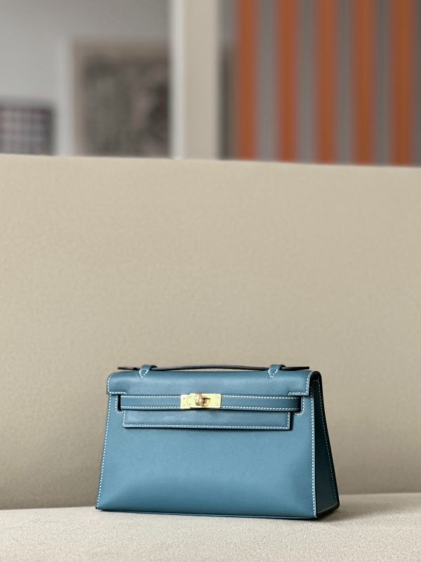 Kelly Pochette Swift New Bleu Jean (D2) Gold Hardware - Image 2