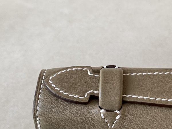 Kelly Pochette Swift Etoupe (18) Gold Hardware - Image 4