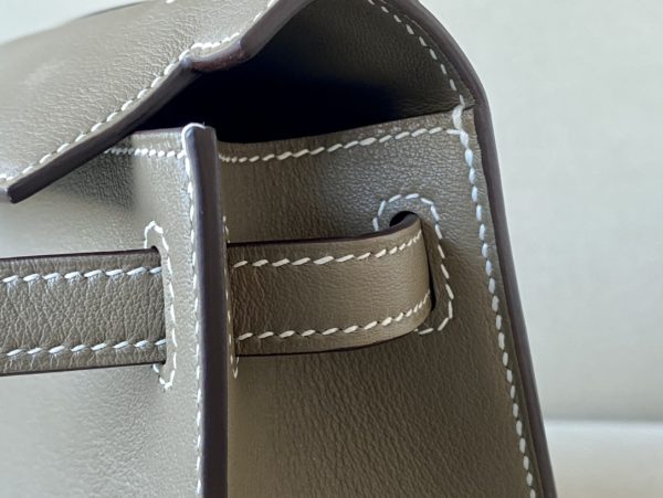 Kelly Pochette Swift Etoupe (18) Palladium Hardware - Image 6