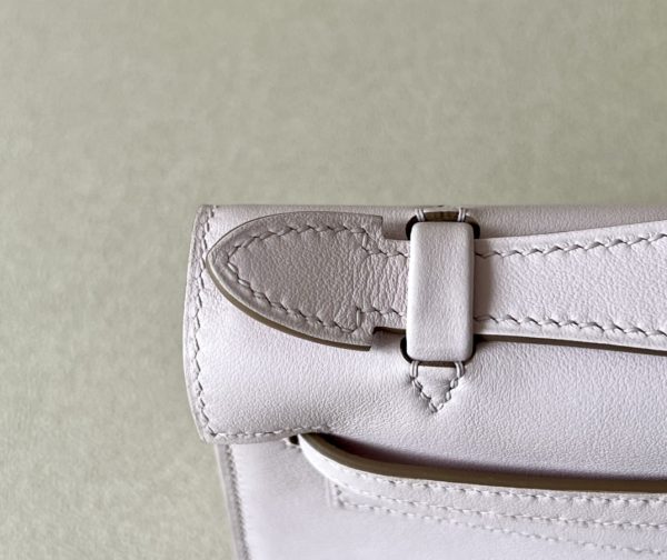 Kelly Pochette Swift Mauve Pale (09) Gold Hardware - Image 9