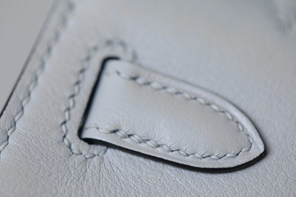 Kelly Pochette Swift Gris Mouette (4Z) Gold Hardware - Image 10
