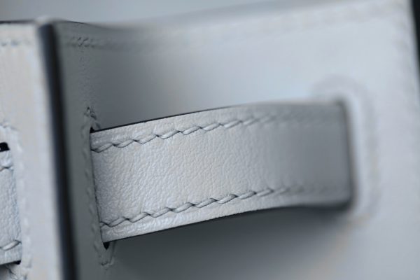 Kelly Pochette Swift Gris Mouette (4Z) Gold Hardware - Image 7
