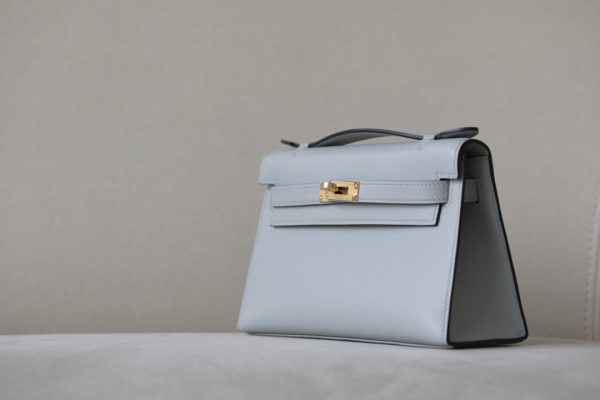 Kelly Pochette Swift Gris Mouette (4Z) Gold Hardware - Image 2