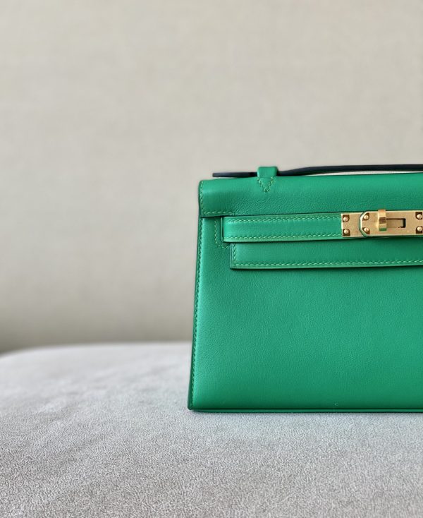 Kelly Pochette Swift bambou (1K) Palladium Hardware - Image 10