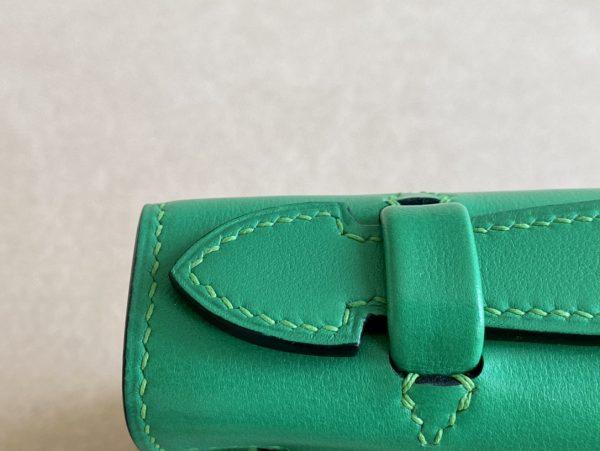 Kelly Pochette Swift bambou (1K) Palladium Hardware - Image 4