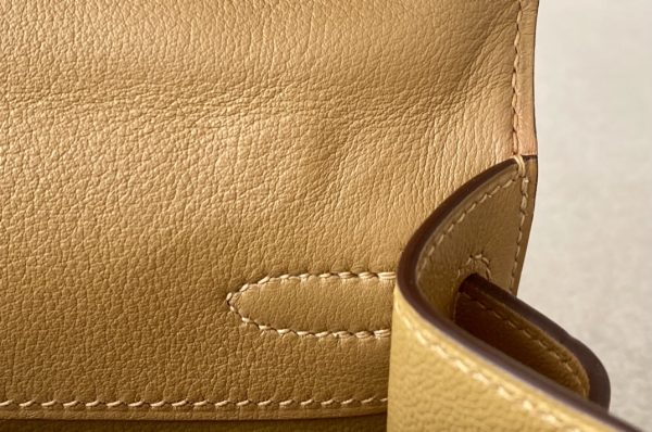 Kelly Pochette Swift Biscuit (4B) Gold Hardware - Image 7